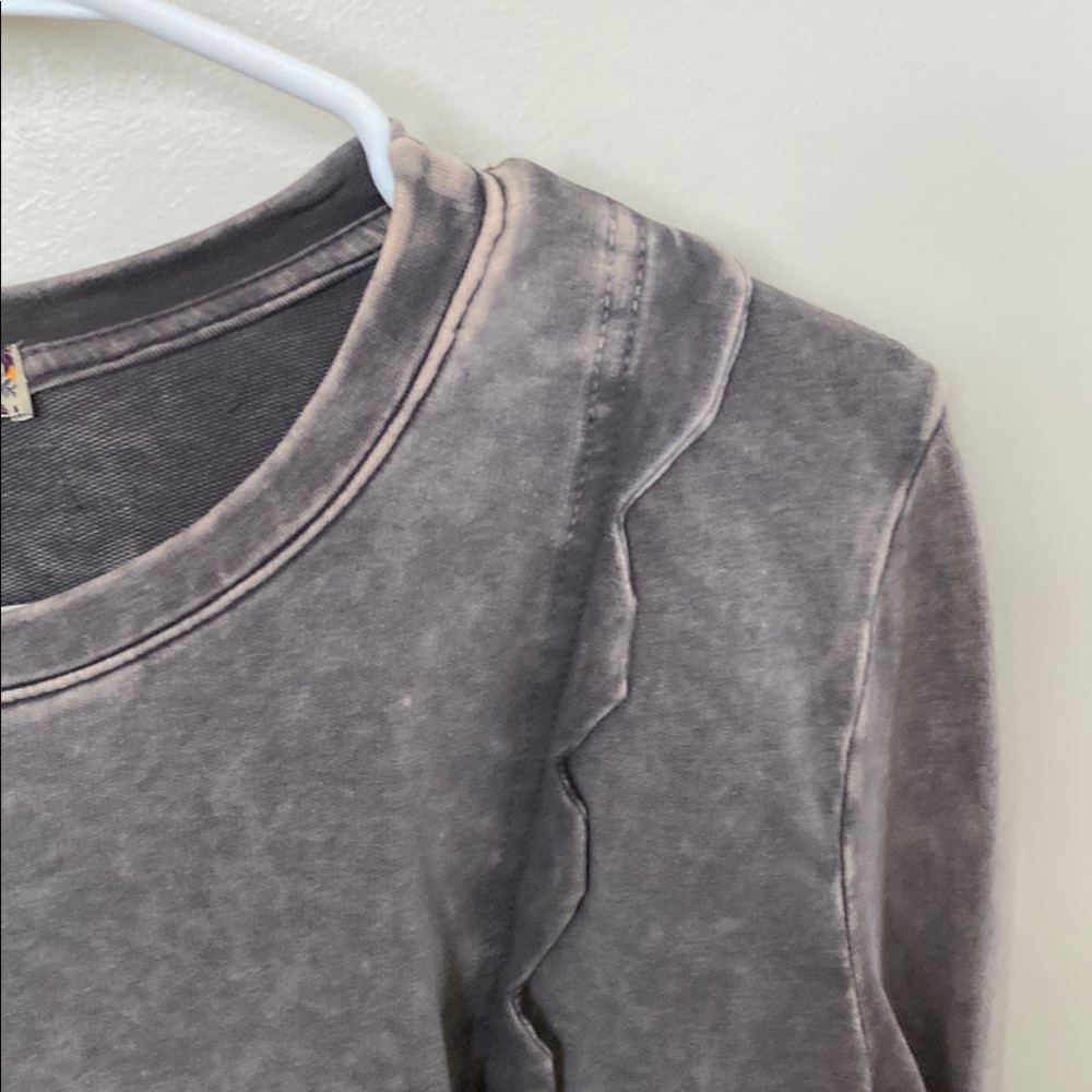 Gray Ruffled Long Sleeve Top - Picture 3 of 3